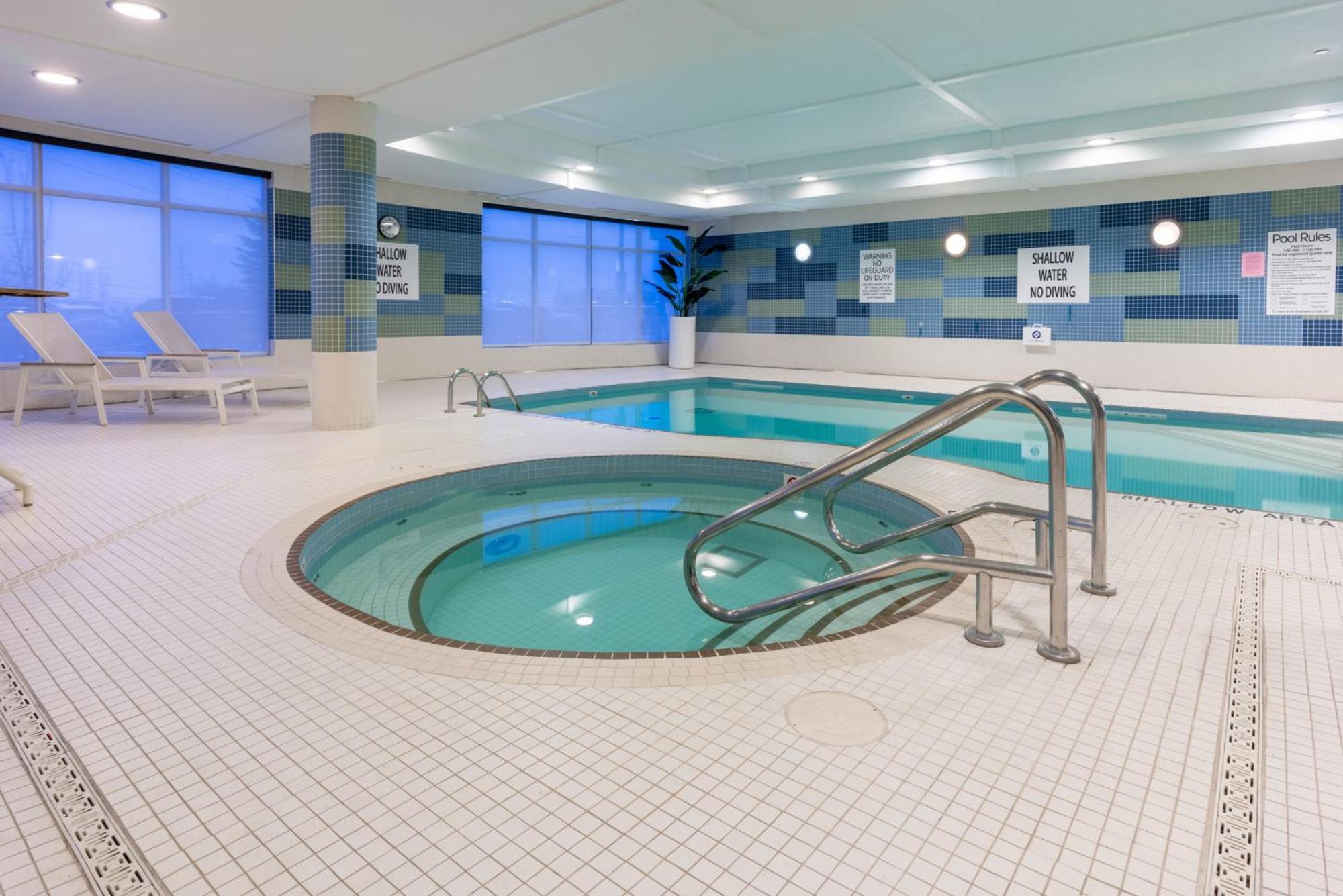 Holiday Inn Express & Suites Vaughan-Southwest By Ihg Exterior foto