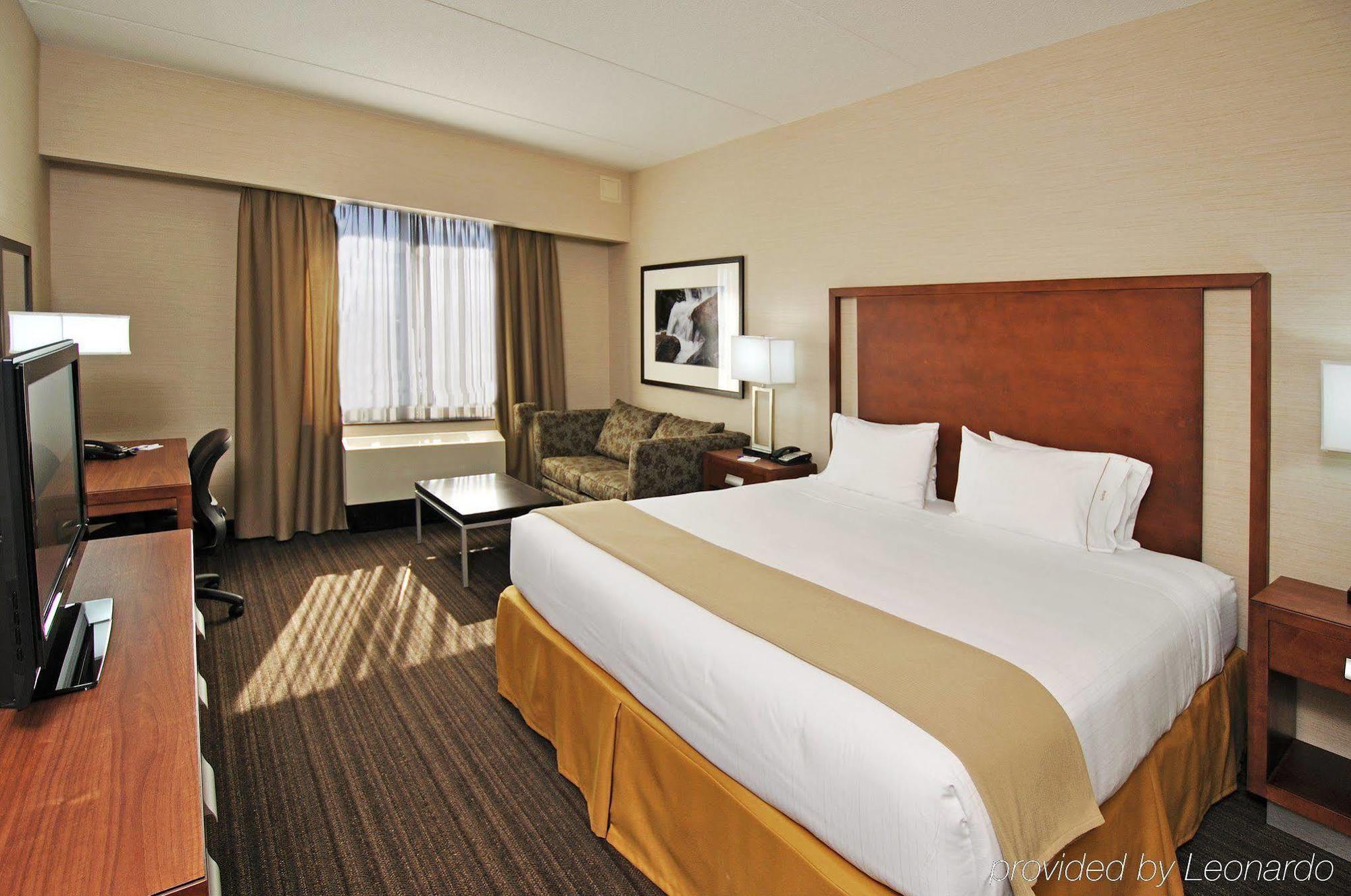 Holiday Inn Express & Suites Vaughan-Southwest By Ihg Habitación foto